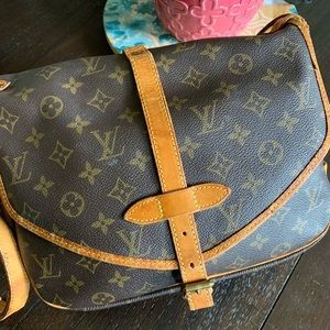 Louis Vuitton Samur 30